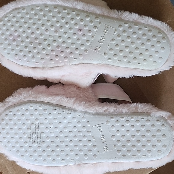 Slippers - Picture 2 of 2